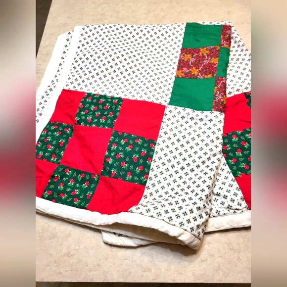 Handmade Baby Quilt in Christmas colors - light weight cotton is hand finished - Picture 1 of 8